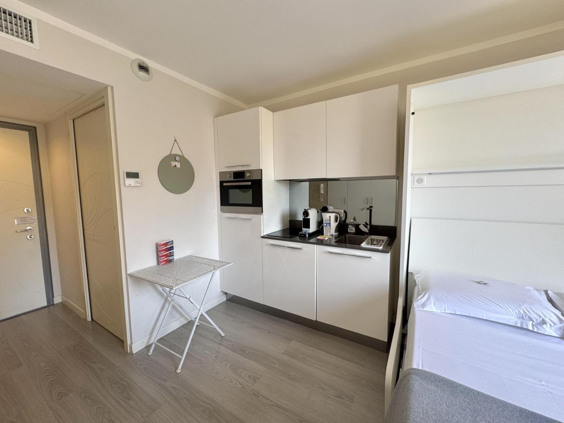 Aparthotel Riviera Nice Cote D'Azur - Old Town - Studio Ac - Sea View - 50M Promenade Des Anglais- La Maison Linda Екстер'єр фото