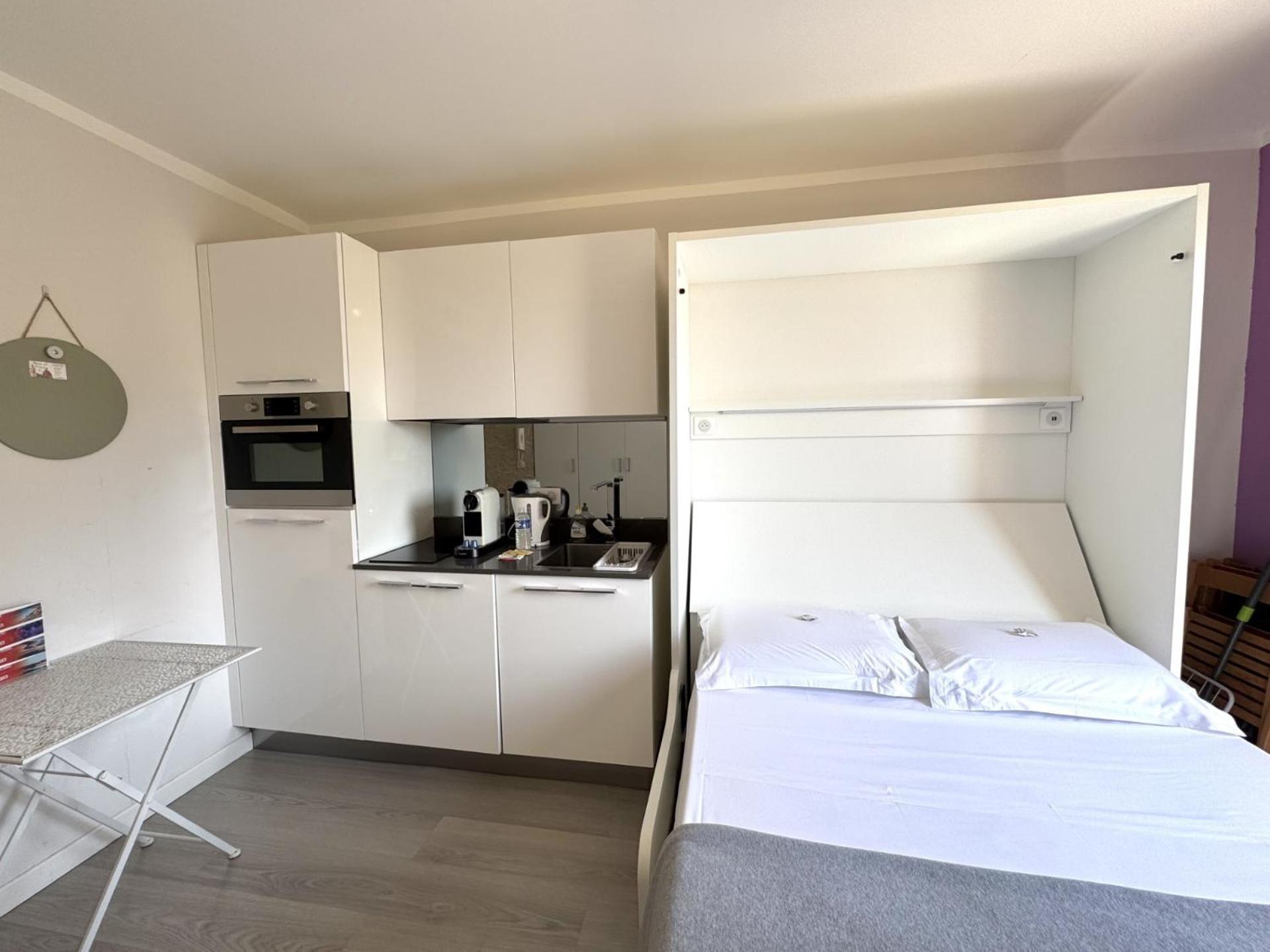 Aparthotel Riviera Nice Cote D'Azur - Old Town - Studio Ac - Sea View - 50M Promenade Des Anglais- La Maison Linda Екстер'єр фото
